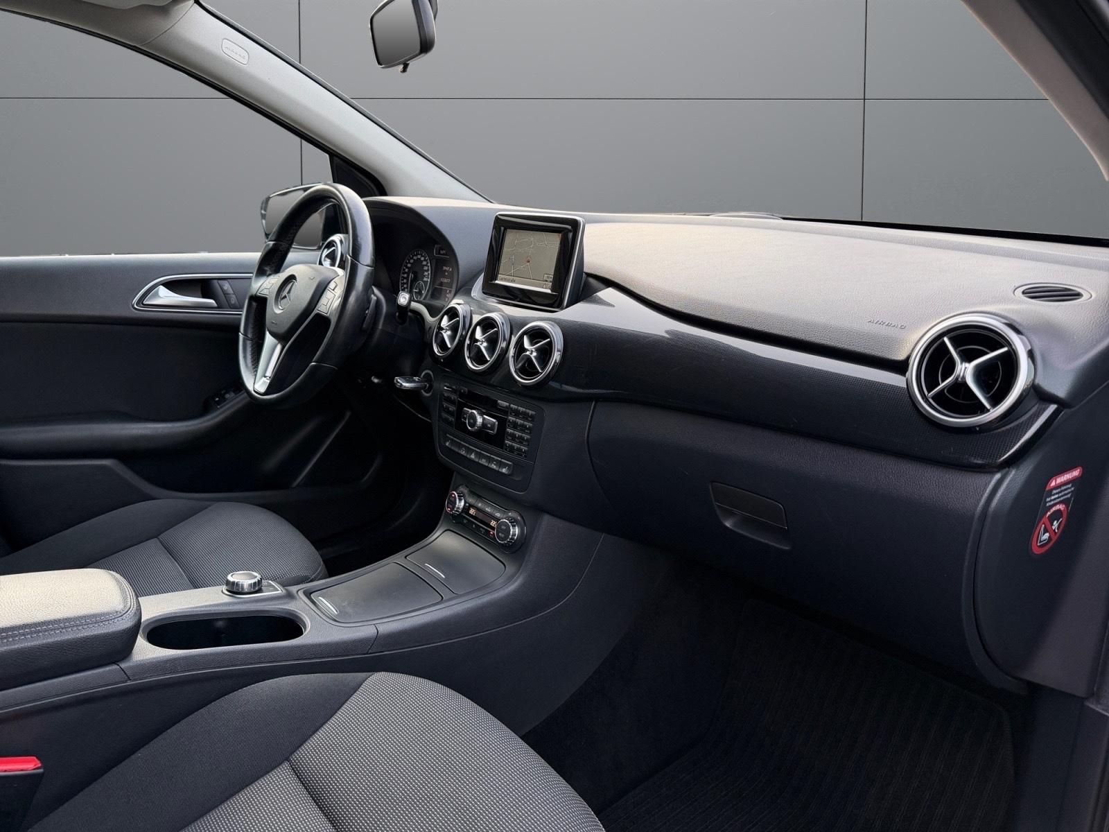 Mercedes-Benz B 180 Sports Tourer, AHK