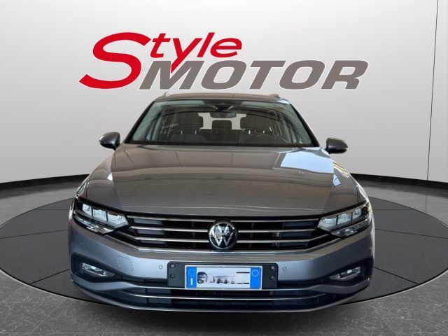 VW VOLKSWAGEN Passat Variant 2.0 TDI SCR EVO DSG Bu