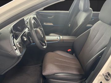 Mercedes E 220 - 8