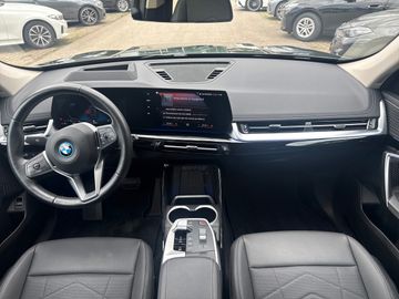BMW iX1 xDrive30 (ab 2022) xLine Head-Up DAB LED