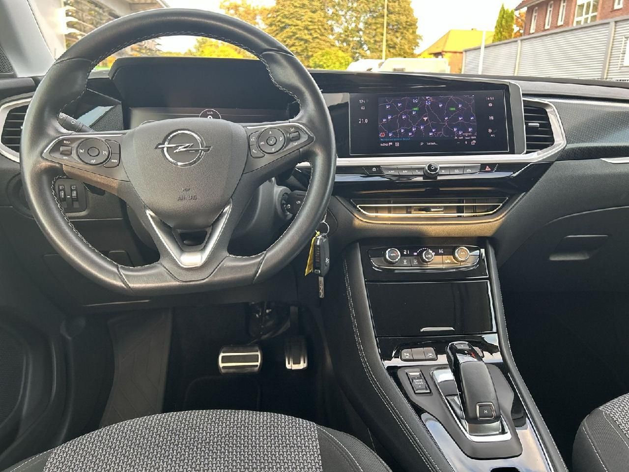 Fahrzeugabbildung Opel Grandland GS Line, Automatik, AHK