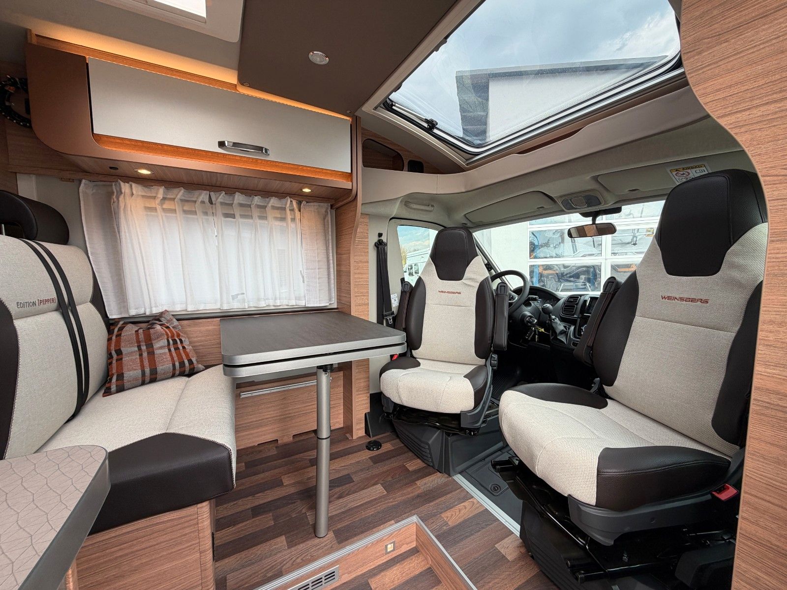 Fahrzeugabbildung Weinsberg CaraCompact EDITION PEPPER 600 MF