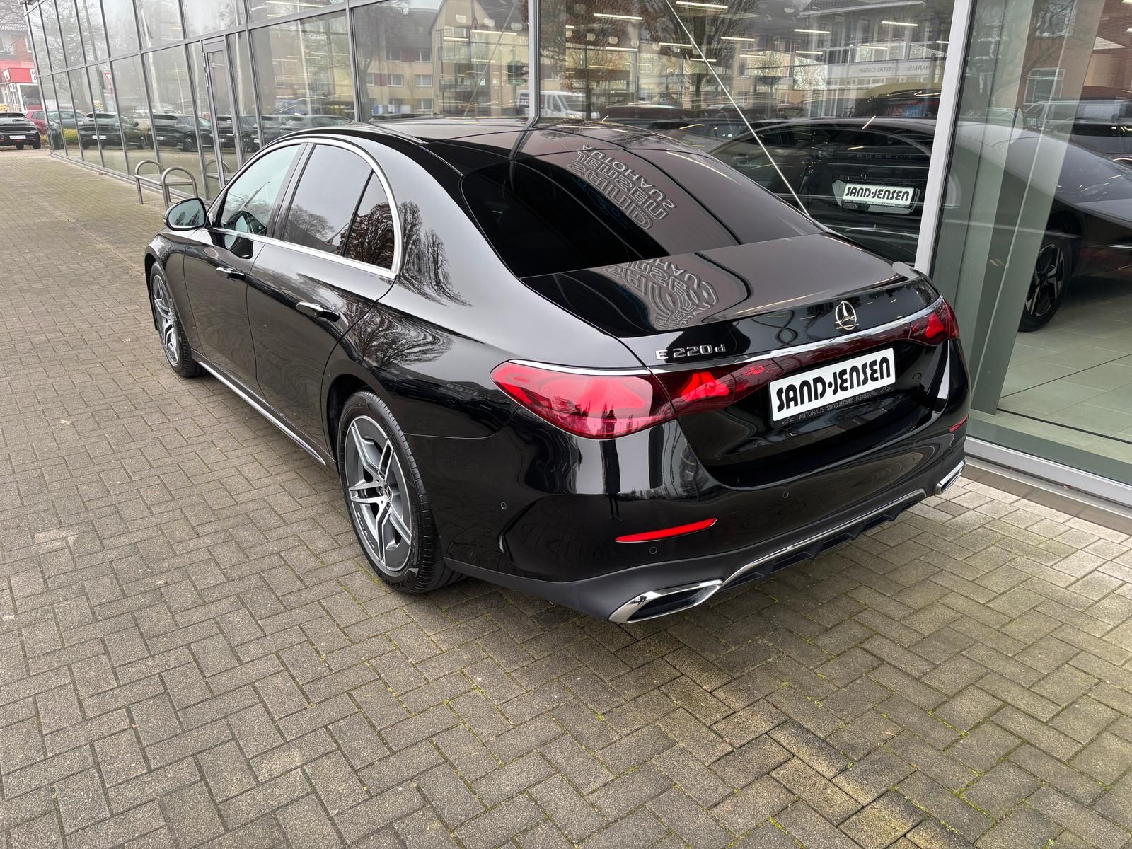 Mercedes-Benz E 220 d Limo AMG Line Advanced Fahrass AHK 19 foto 4