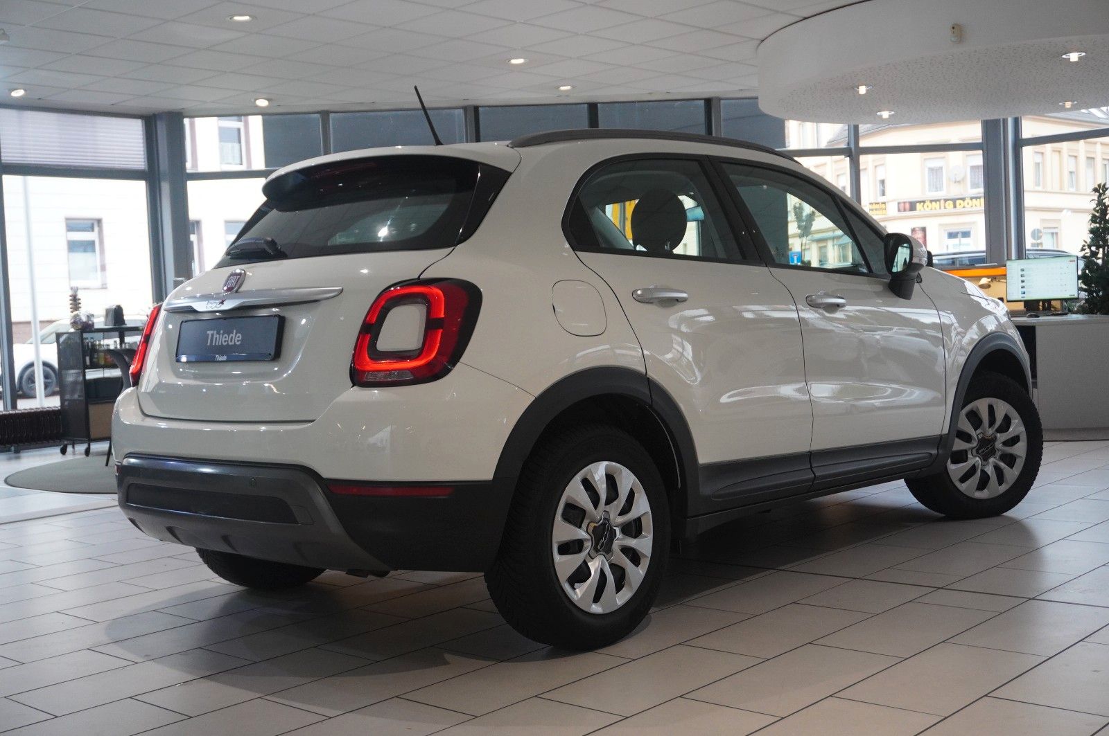 Fahrzeugabbildung Fiat 500X 1.3T CROSS DCT NAVI/LED/PDC/SPORT/TEMP/DAB+