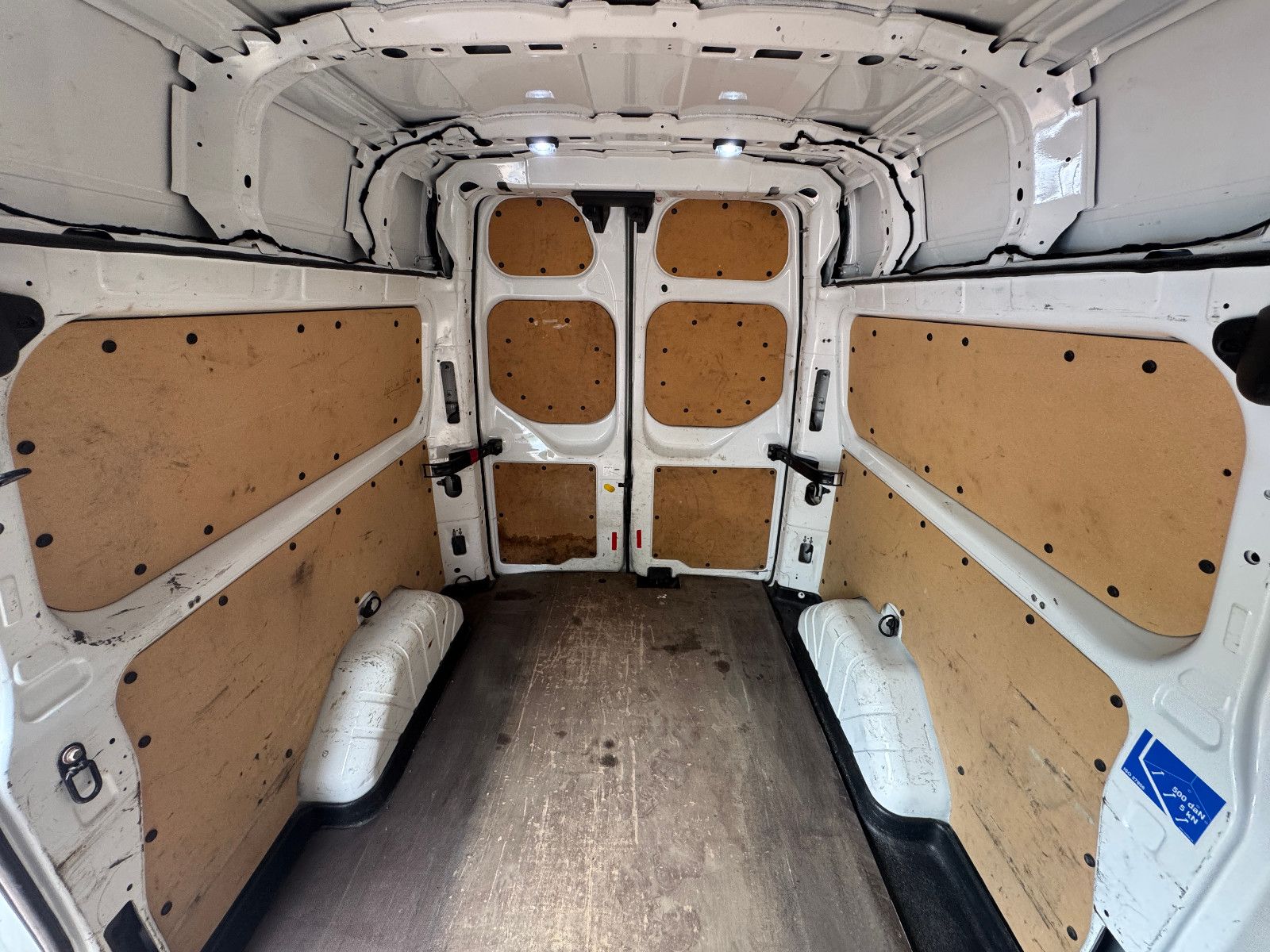 Fahrzeugabbildung Ford Transit Custom 2.2 TDCI HOCHDACH L2 H2 3-SITZER