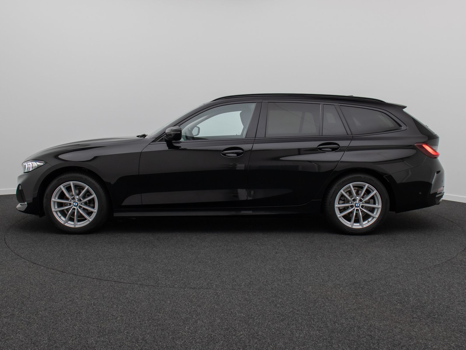 Fahrzeugabbildung BMW 318i Kamera DAB HiFi CockPit+ Geschwindigkeitsre