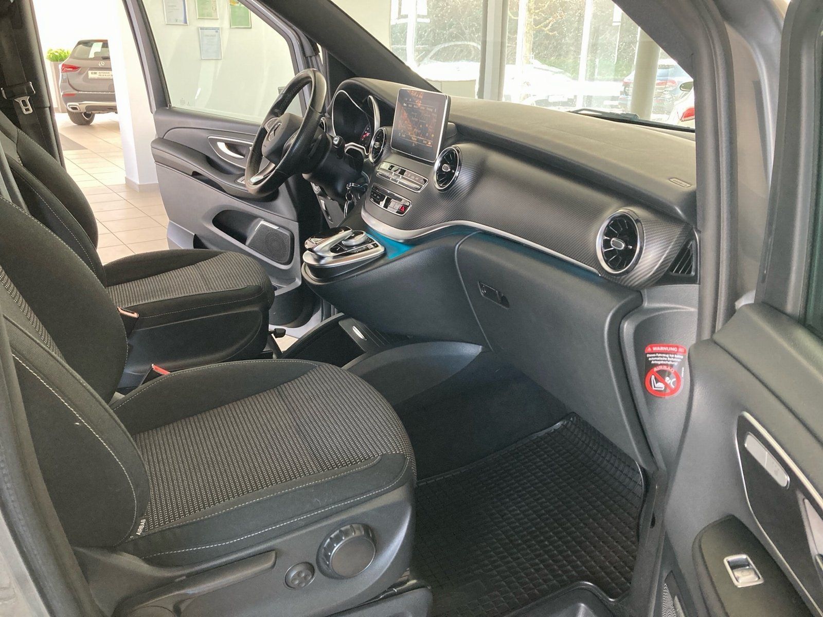 Fahrzeugabbildung Mercedes-Benz V 300 d AMG lang*AHK*STDHZG*Distro*TOT*ILS*Burm*