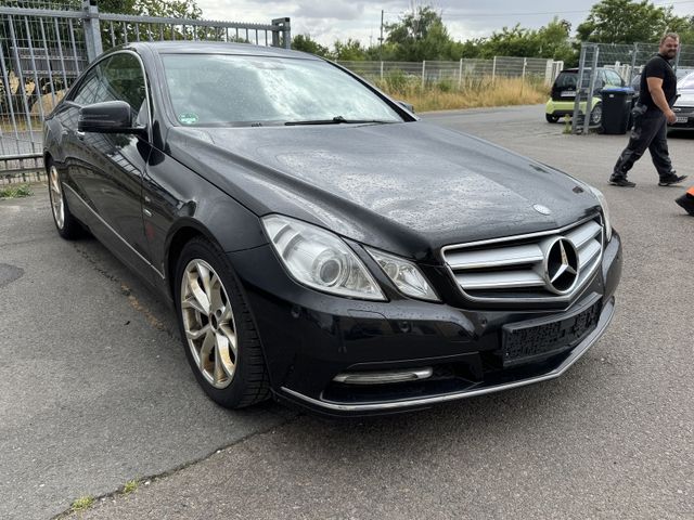 Mercedes-Benz E 220 CDI BlueEfficiency
