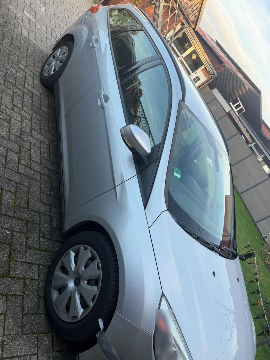 Ford Focus 2014 — interior