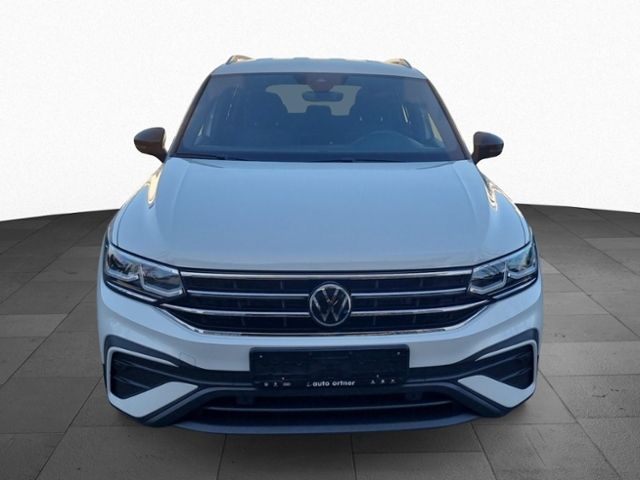 Fahrzeugabbildung Volkswagen Tiguan Allspace 2,0 TDI DSG 4MOTION MATRIX-LED N