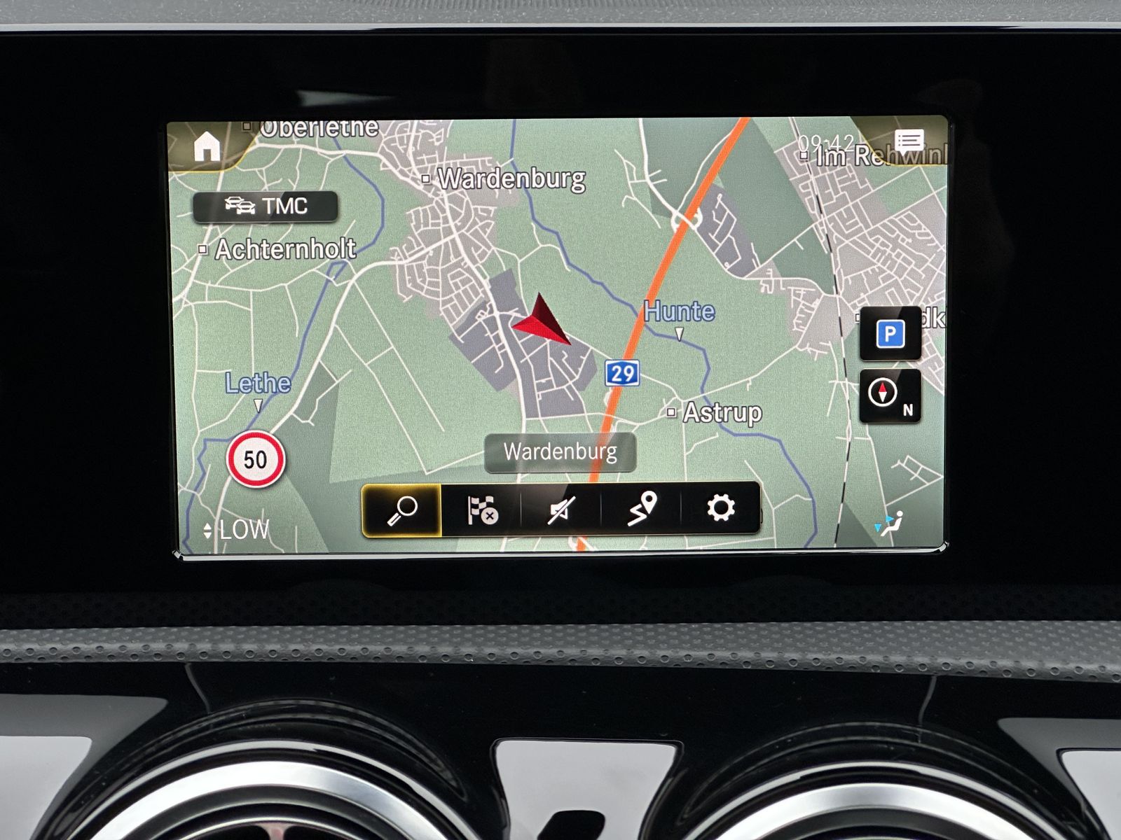 Fahrzeugabbildung Mercedes-Benz A 200 AMG-Line NAV+LED+PANO+KAMERA+18ZOLL+1HAND