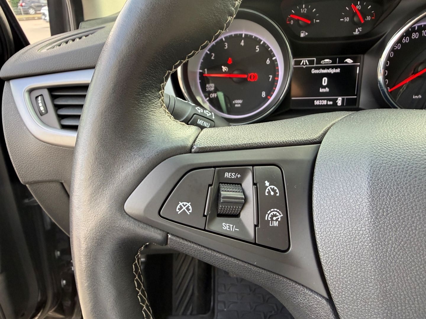 Fahrzeugabbildung Opel Astra K Sports Tourer Edition Start Stop LED App