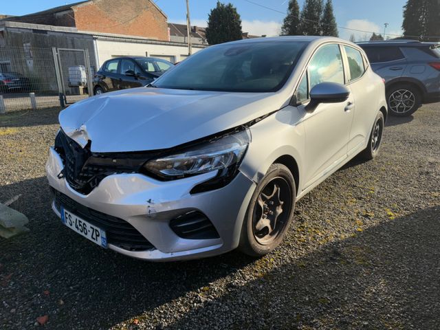 Renault Clio E-TECH HYBRID AUTOMATIC/1800km!