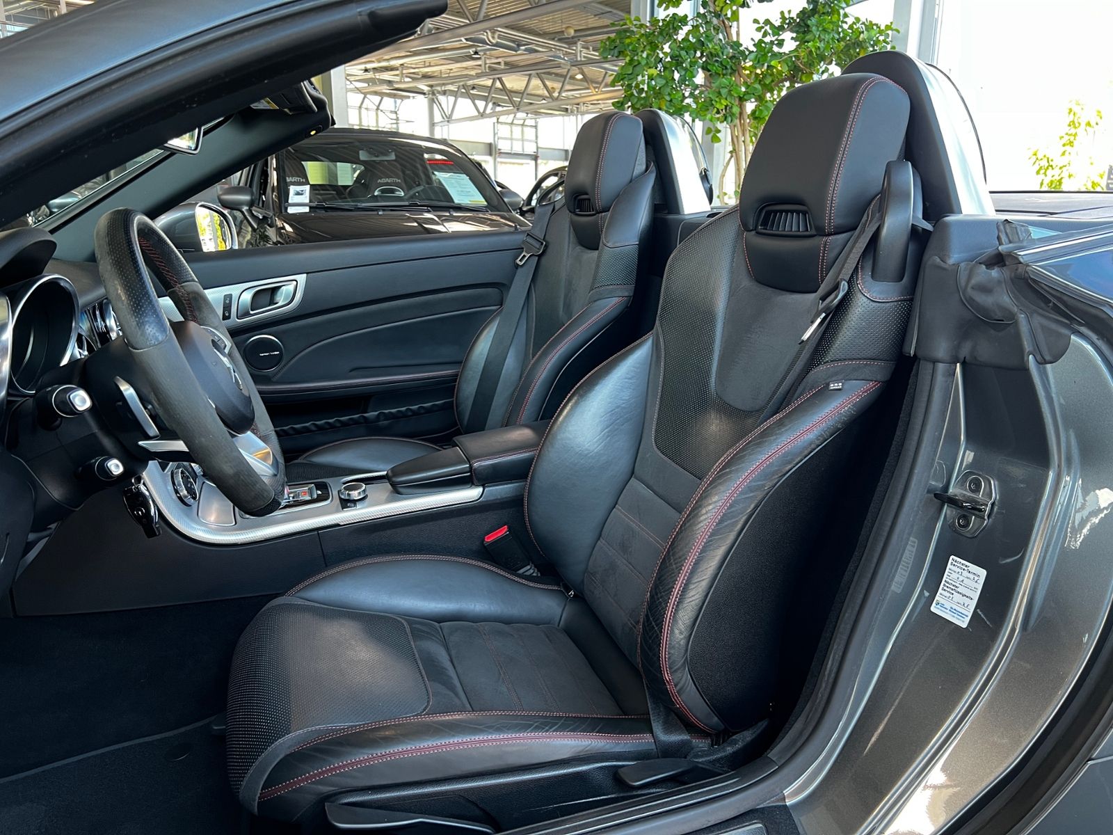 Fahrzeugabbildung Mercedes-Benz SLC 300 AMG H/K LED NAVI