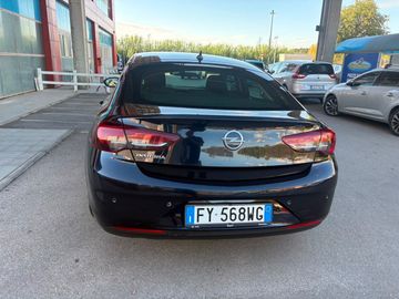 Opel Insignia - 1