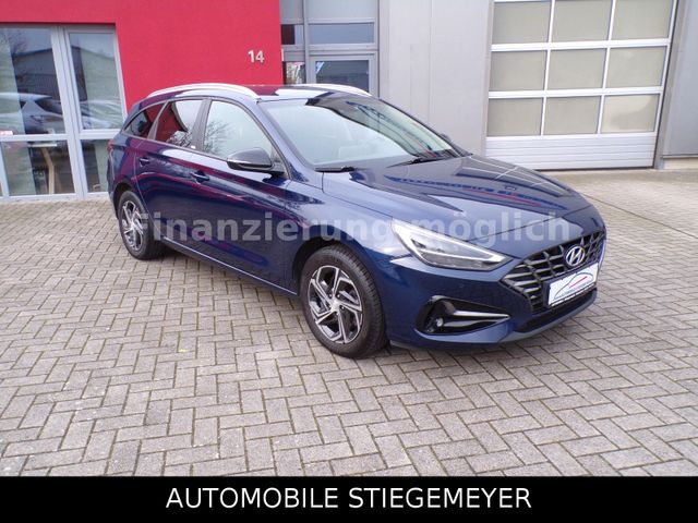 Hyundai i30 cw Intro Edition Navi, Kamera, LED