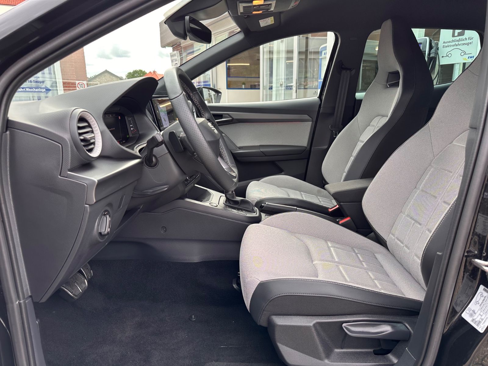 Fahrzeugabbildung SEAT Ibiza 1.0 TSI FR Black Edition DSG ACC/LED/Kamer