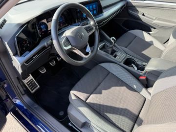 Volkswagen Golf VIII Var. Active+AHK+LED+SHZ+LHzg+Navi+Kame