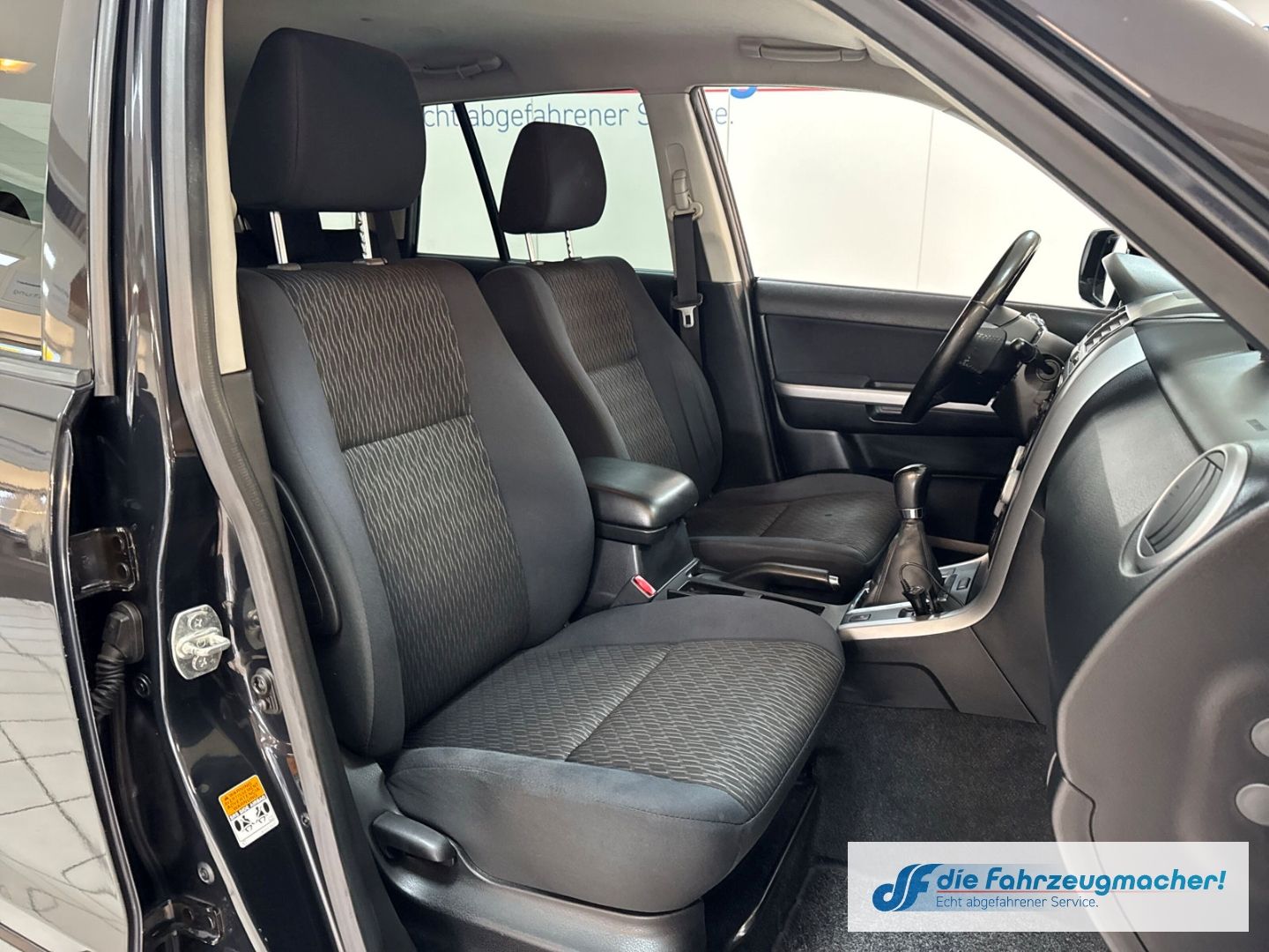 Fahrzeugabbildung Suzuki Grand Vitara 2.4 VVT Comfort Navi Xenon Sperrdif