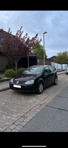 Volkswagen Vw Golf zu verkaufen an Bastler oder Einze...