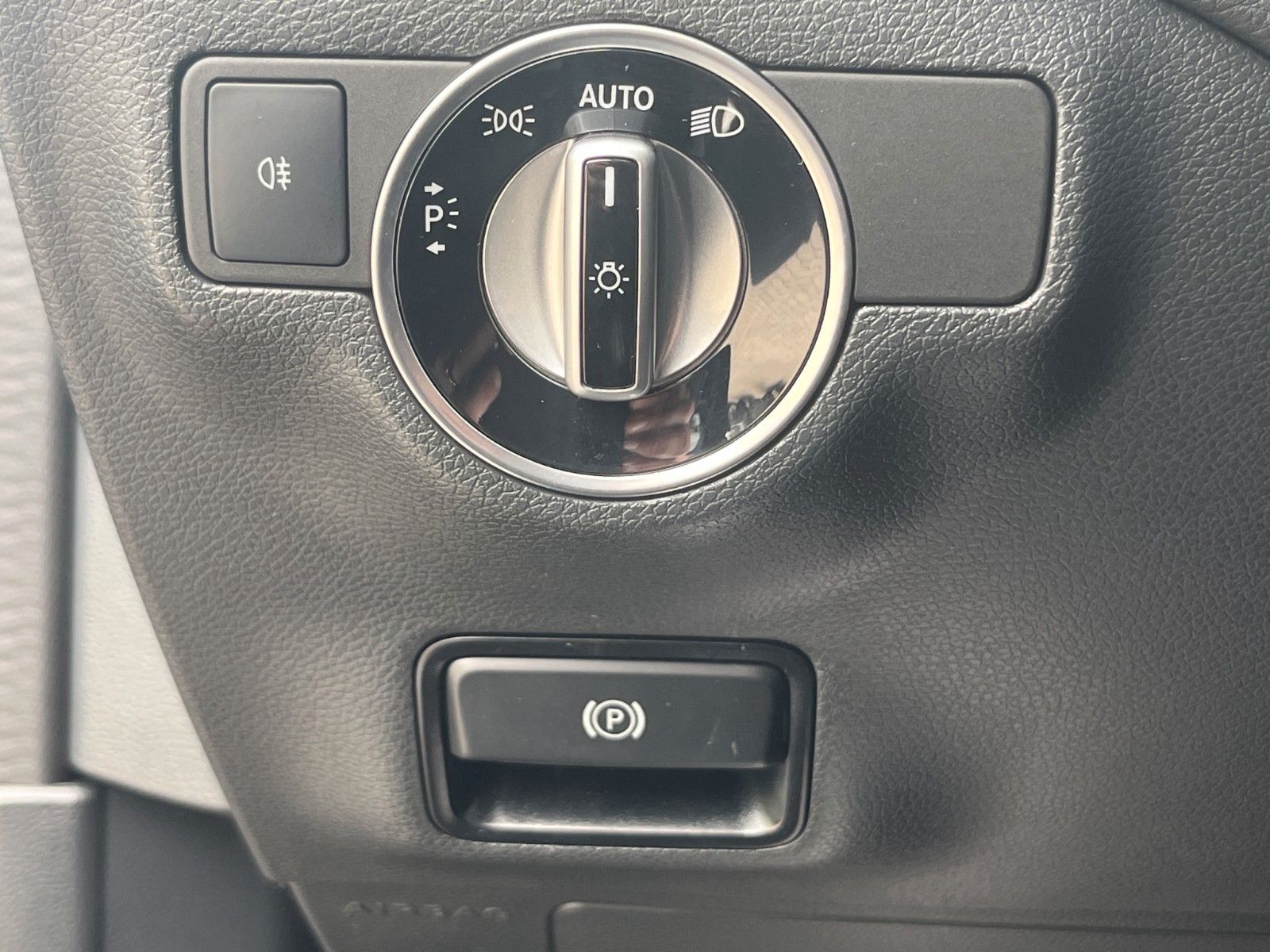 Fahrzeugabbildung Mercedes-Benz GLA 180 AMG Line*Night-Paket*Kamera*LED*SHZ**