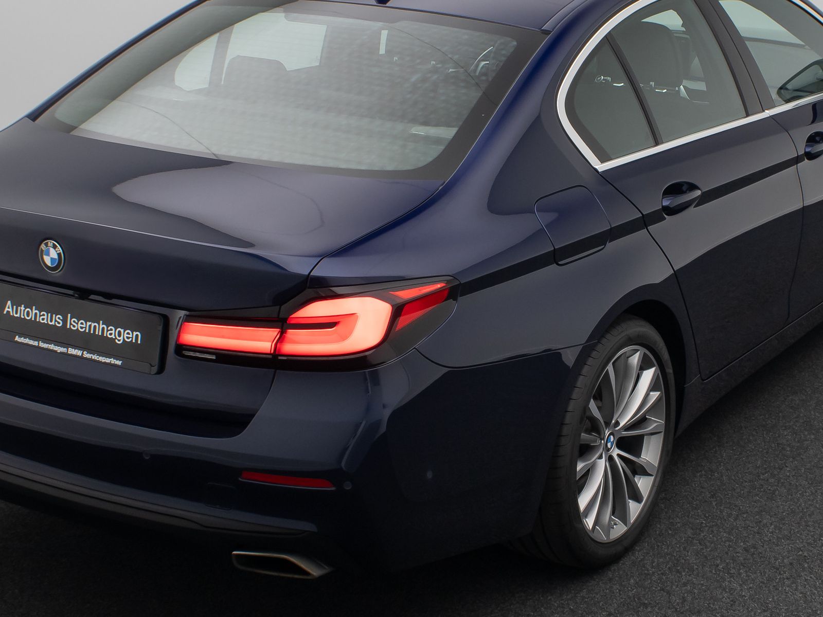 Fahrzeugabbildung BMW 540d xD DisplKey Laser DAB MSport HUD H/K 19Zoll