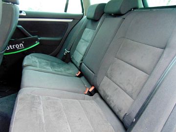 Volkswagen Golf - 6