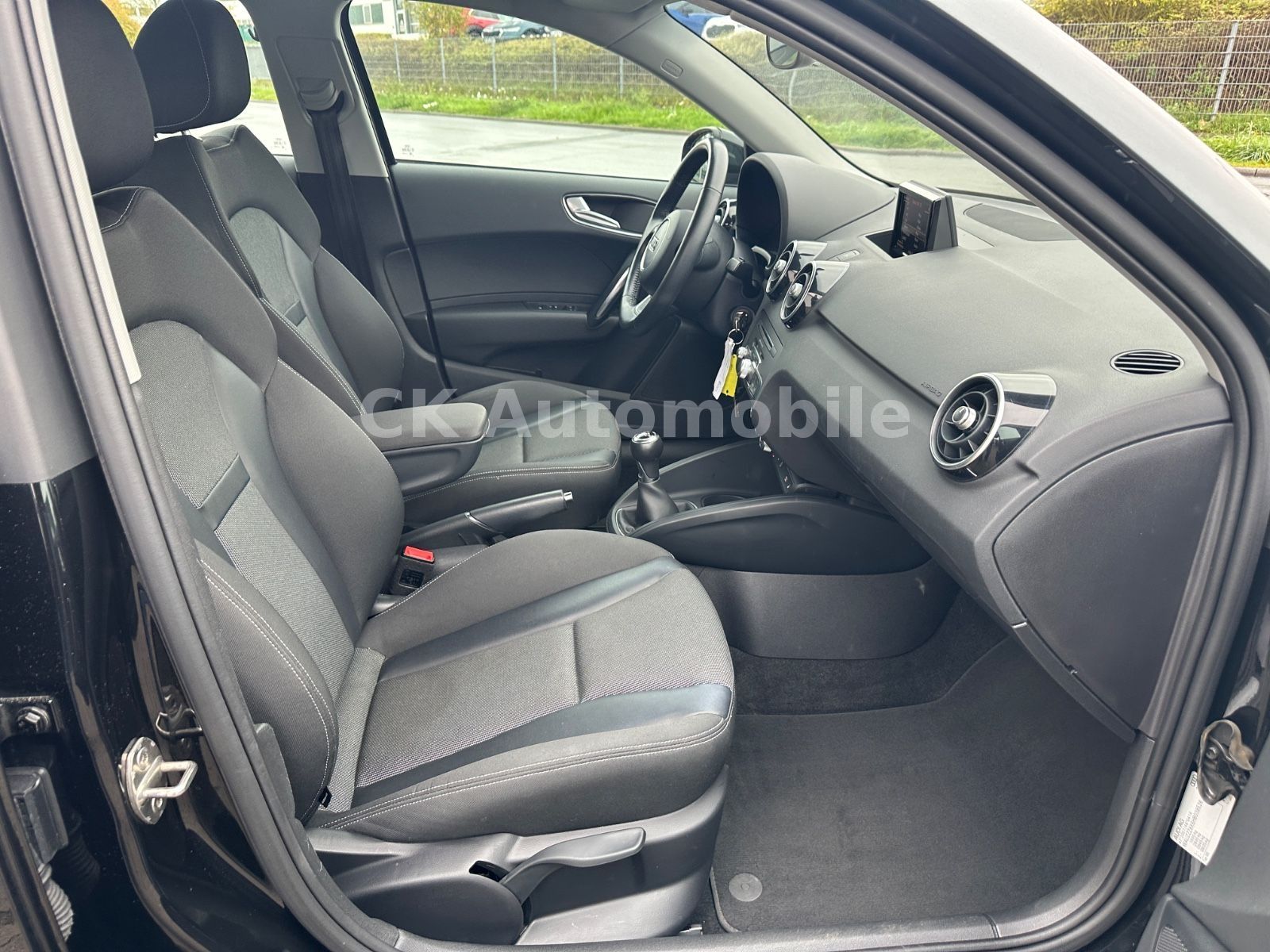 Fahrzeugabbildung Audi A1 Sportback Sport 1.6 TDi/Navi/Klima/SHZ/PDC