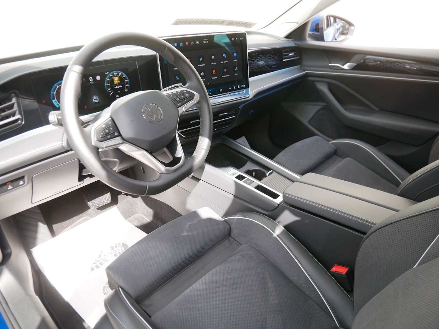 Fahrzeugabbildung Volkswagen Passat Variant 1.5 Business NEU57T Sthzg HUD DSG