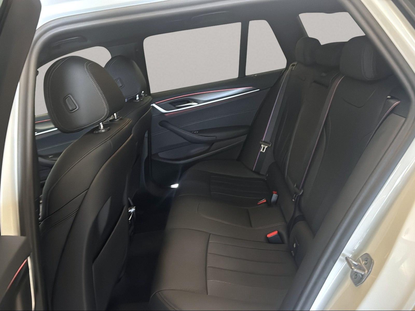 BMW 530i Touring M Sport AHK LiveCockpitProf Laser