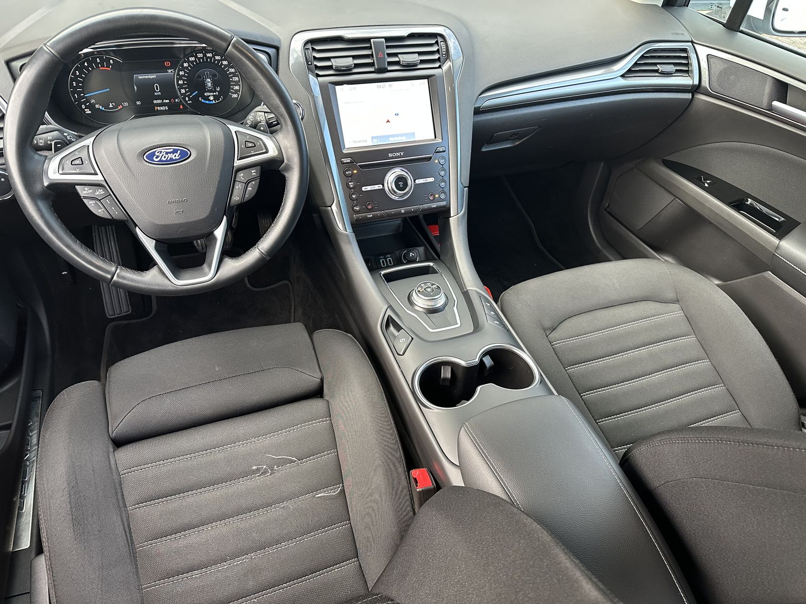 Fahrzeugabbildung Ford Mondeo Turnier 2.0 EB Aut. Titanium NAV+LED+AHK