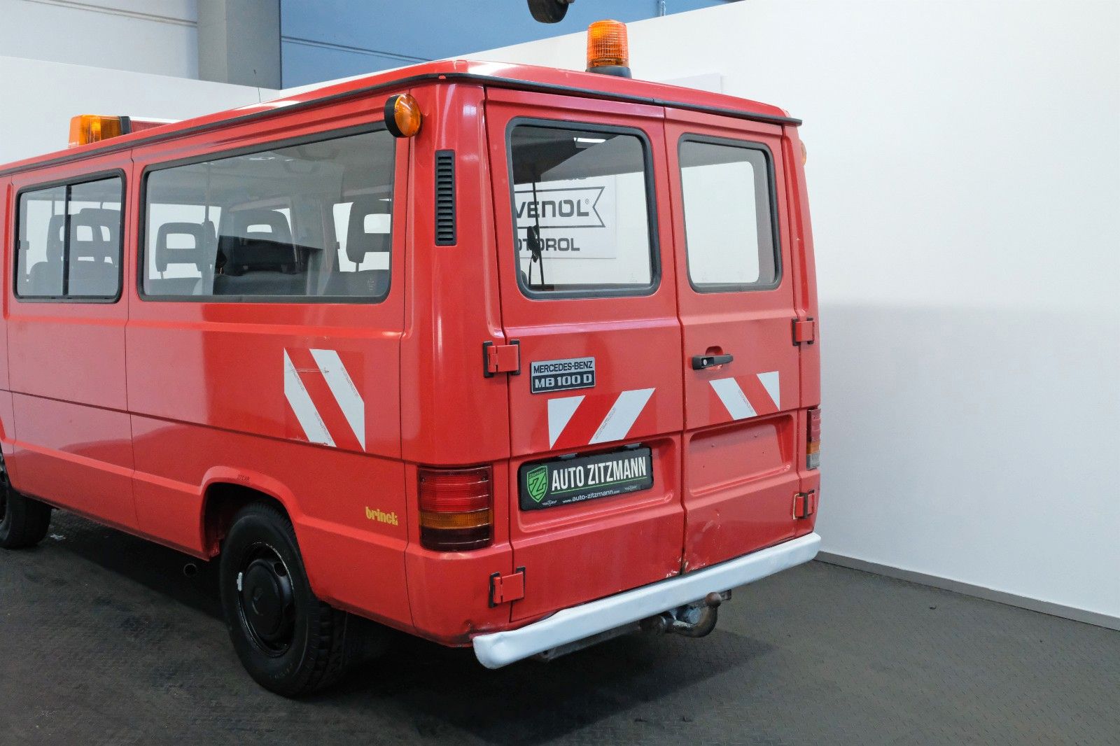 Fahrzeugabbildung Mercedes-Benz MB 100 D 8-Sitzer verglast STANDHEIZUNG
