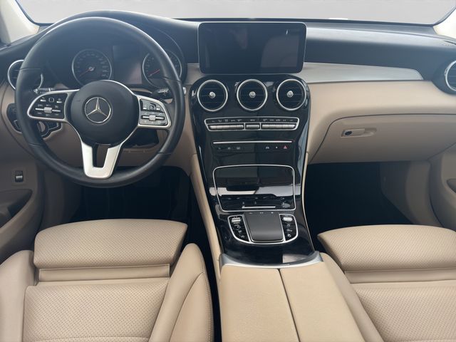 Fahrzeugabbildung Mercedes-Benz GLC  200d 4Matic+LED+Pano+Kamera+Leder+MBUX+DAB