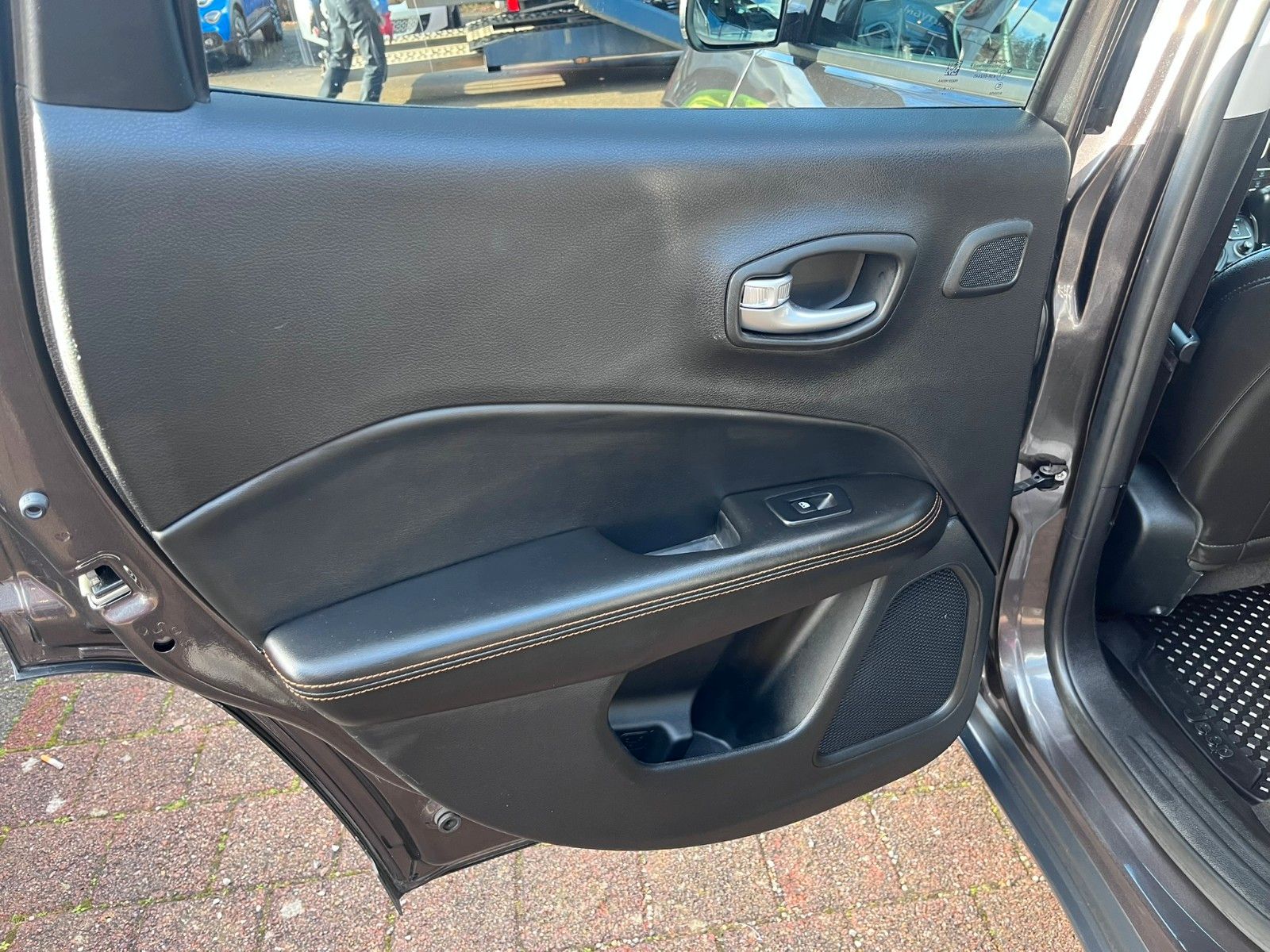 Fahrzeugabbildung Jeep Compass Limited 4WD