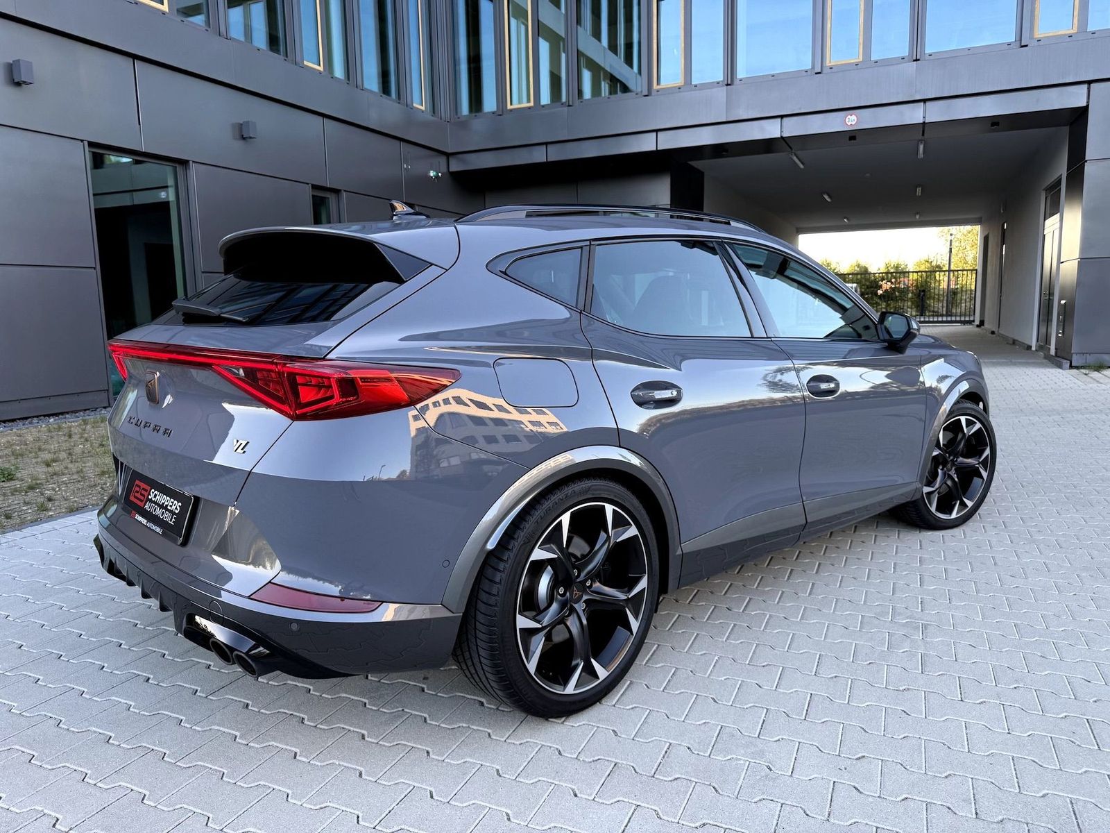 Fahrzeugabbildung CUPRA Formentor VZ 2.0 TSI DSG 4Drive 360°|PANO|KW V3