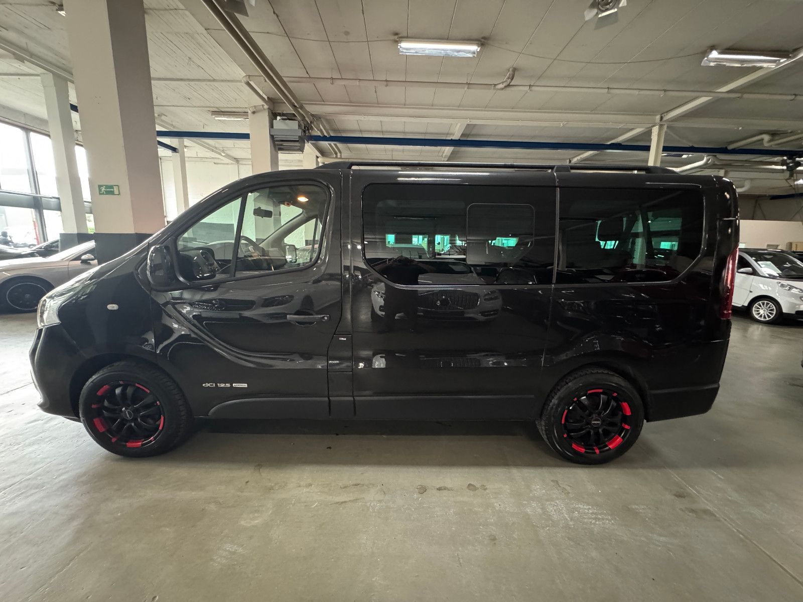 Fahrzeugabbildung Renault Trafic 1.6 DCI EXPRESSION 9-SITZER CAMPER STHDHZ