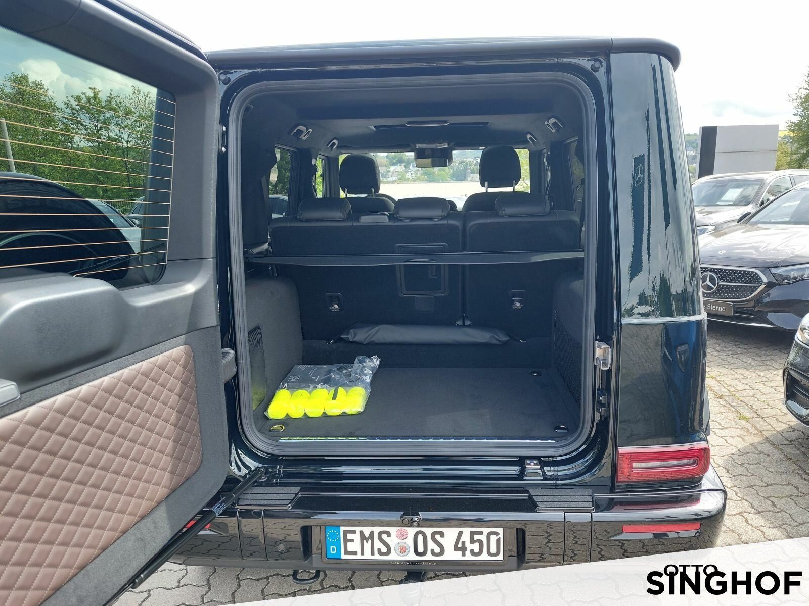 Fahrzeugabbildung Mercedes-Benz G 450 d AMG +Superior+AHK+Night+dyn.LED+360°+