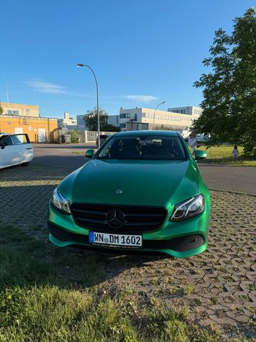MERCEDES-BENZ E 200 d Autom. -