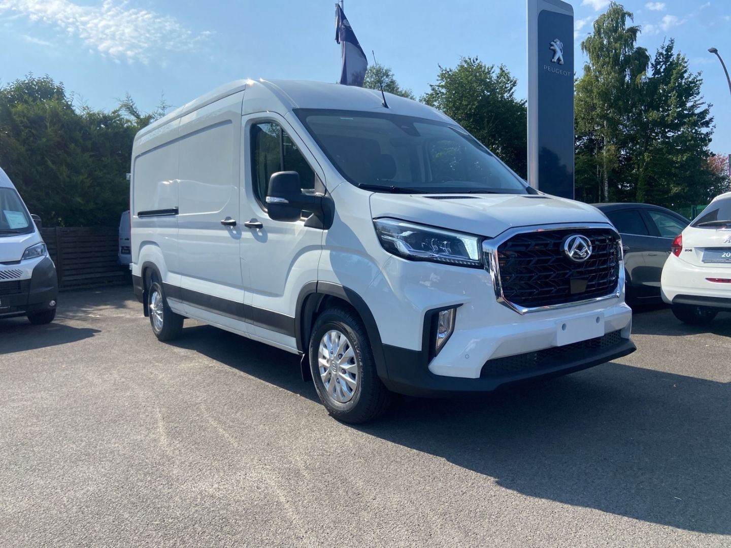 Fahrzeugabbildung Maxus Deliver9 KW 2.0 L3H2 FWD Luxury LED CarPlay DAB