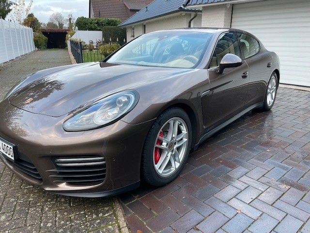 Porsche Panamera GTS GTS