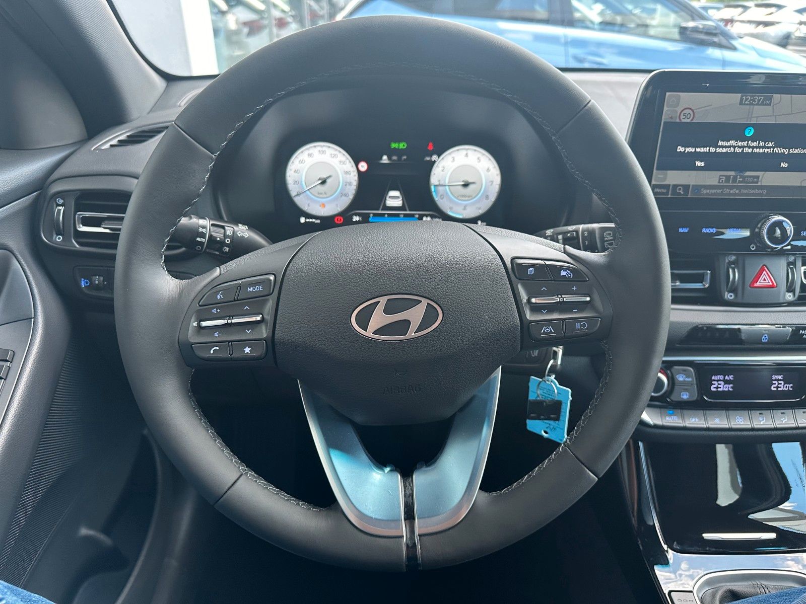 Fahrzeugabbildung Hyundai i30 Advantage 1.0l 100PS Navi/PDC!