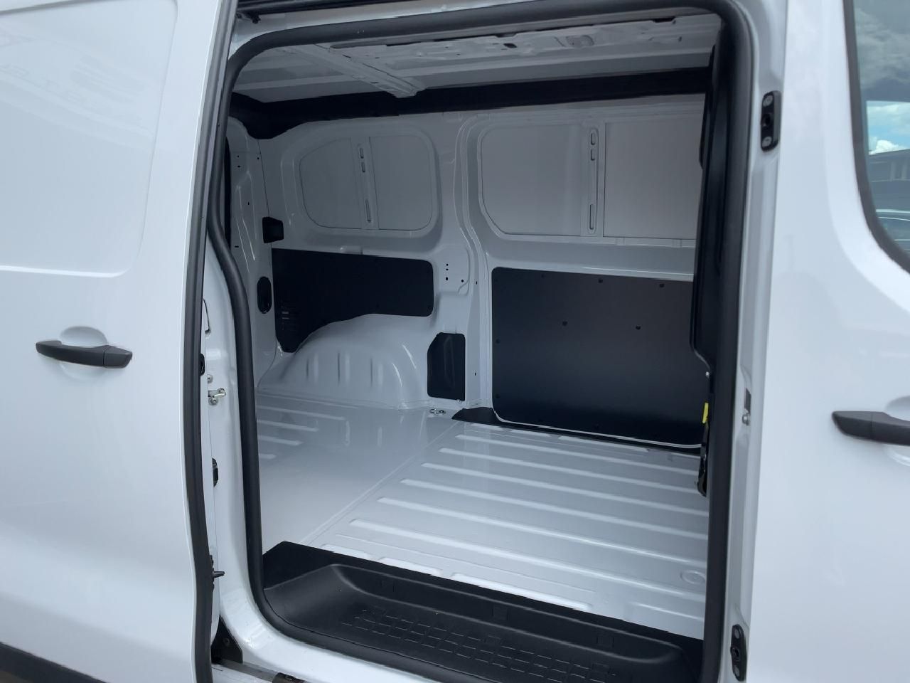 Fahrzeugabbildung Toyota Proace Kasten EV 75kWh L1Comfort + Navi