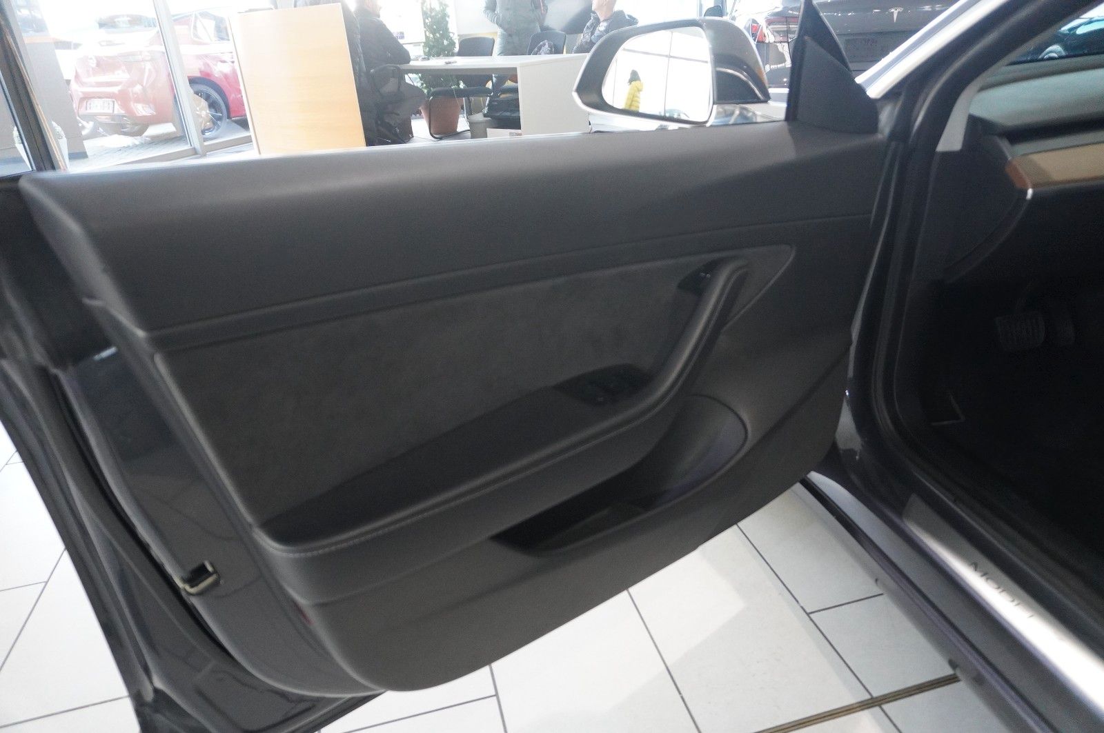 Fahrzeugabbildung Tesla Model 3 Standard Range Plus NAVI/KAMERA/SH/PANO