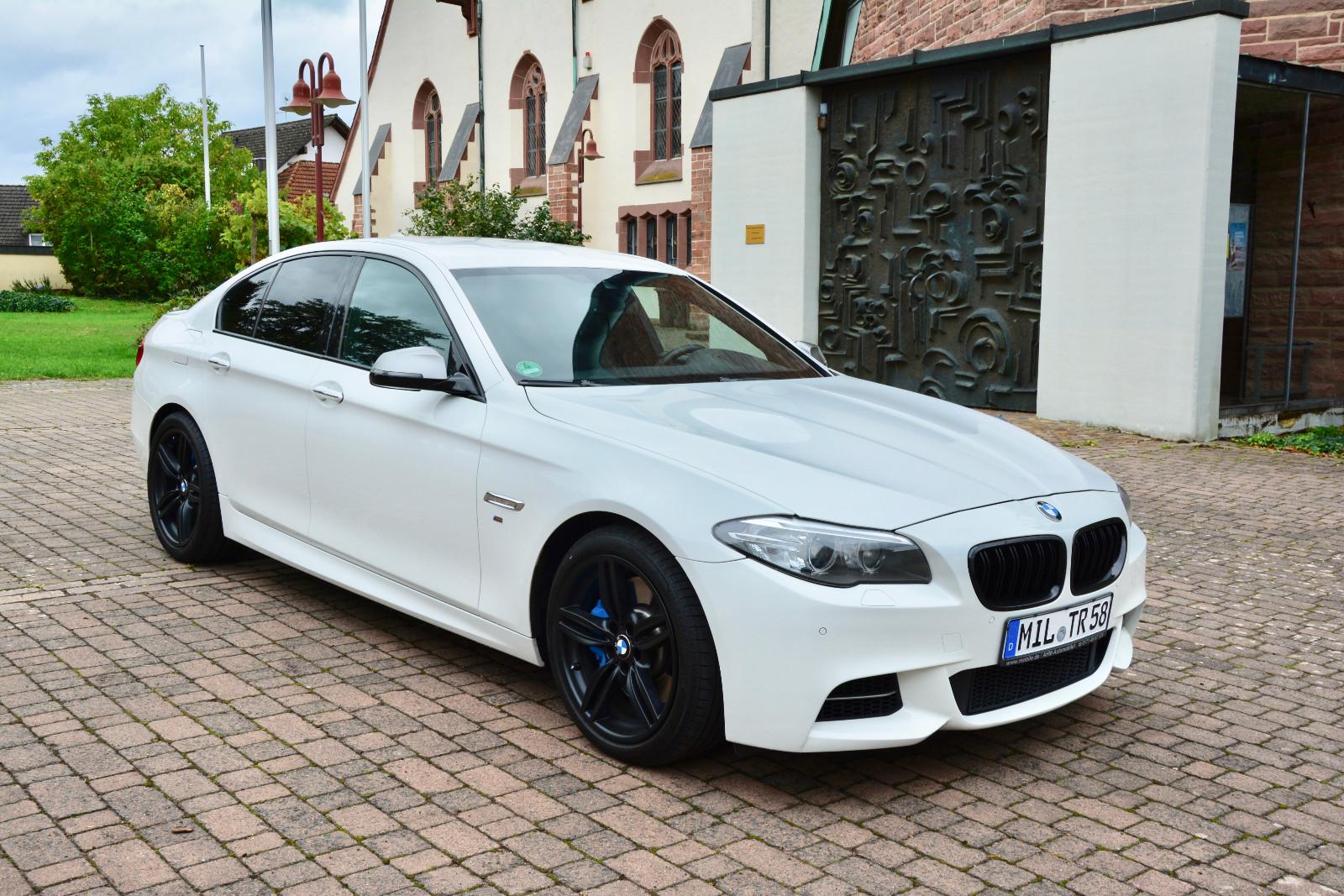 BMW M550d xDrive /HUD/KAMERA/K-ZUG/K-SITZ/LEDER