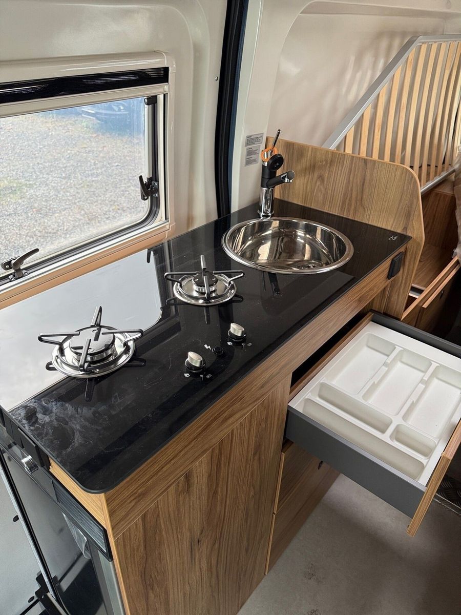 Fahrzeugabbildung Karmann Dexter 4x4 DE 570 AW Klima, RFK, El. Trittstufe