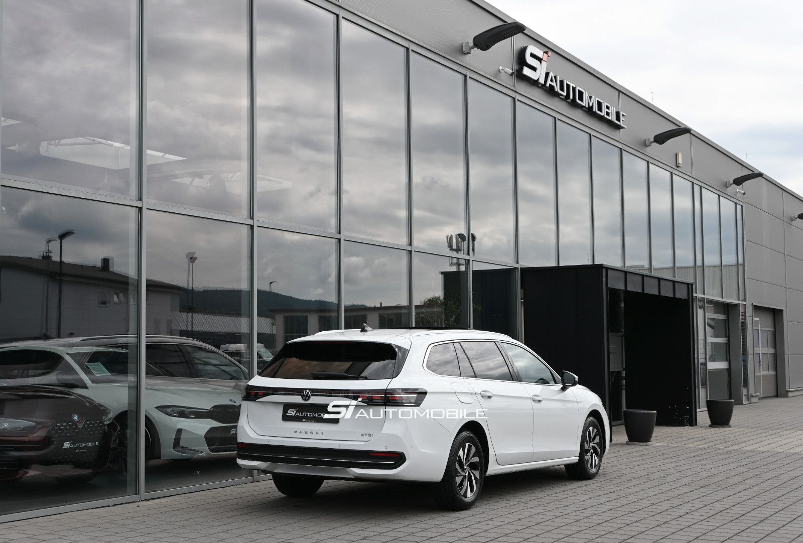 Fahrzeugabbildung Volkswagen Passat Variant 1.5 eTSI OPF DSG Business °AHK°IQ