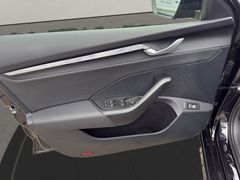 SKODA Combi 1.5 TSI mHEV_Selection_AHK_Frontscheibenh.