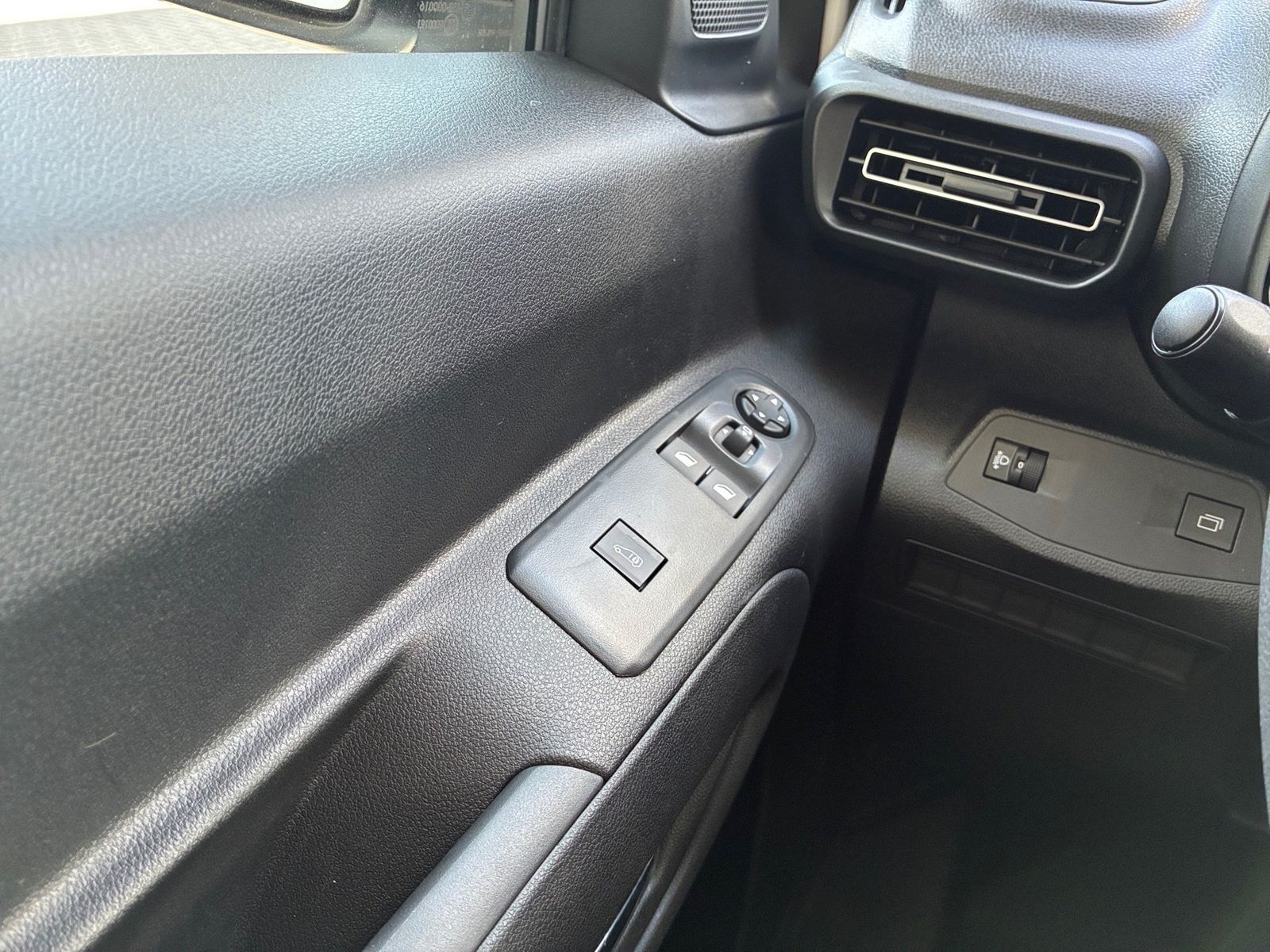 Fahrzeugabbildung Opel Combo E Cargo 1.5 D Basis erhöhte Nutzlast XL