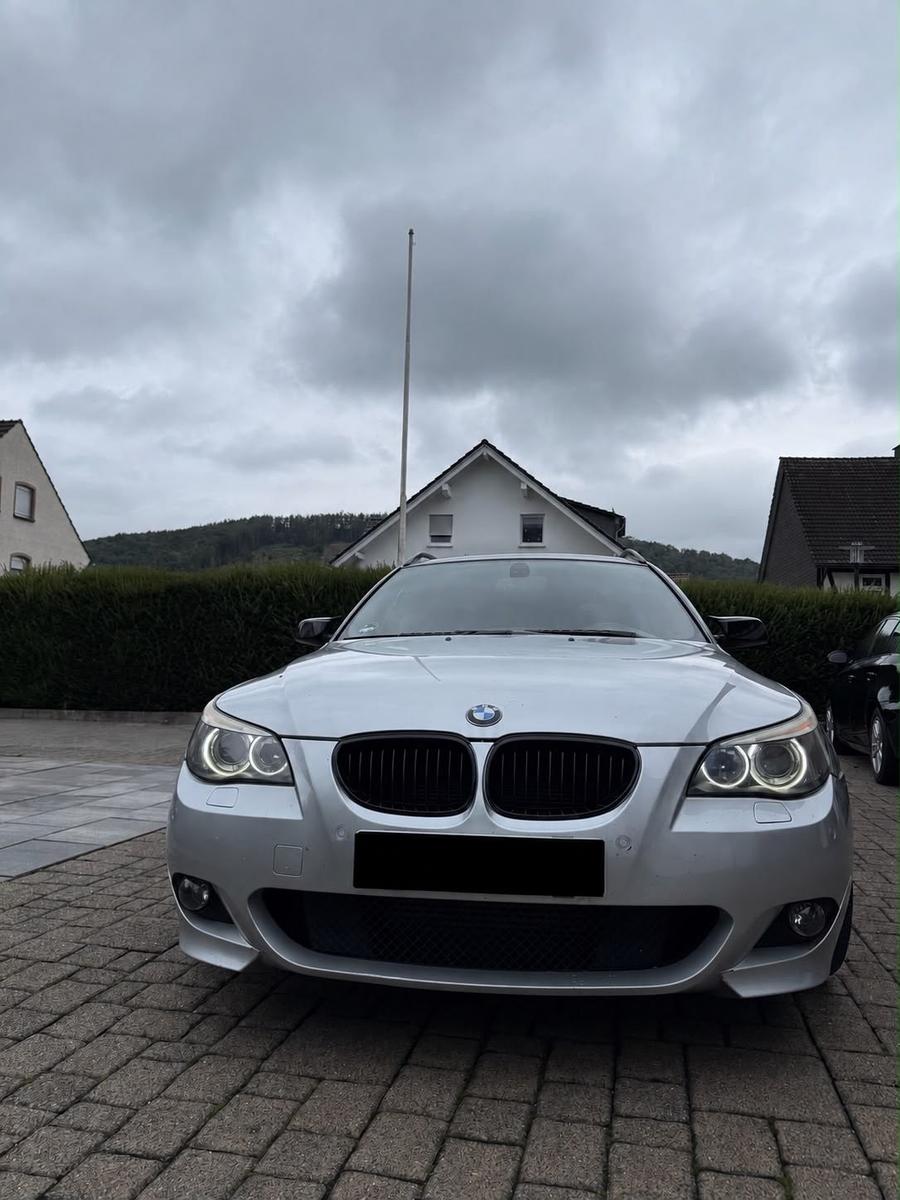 BMW 525