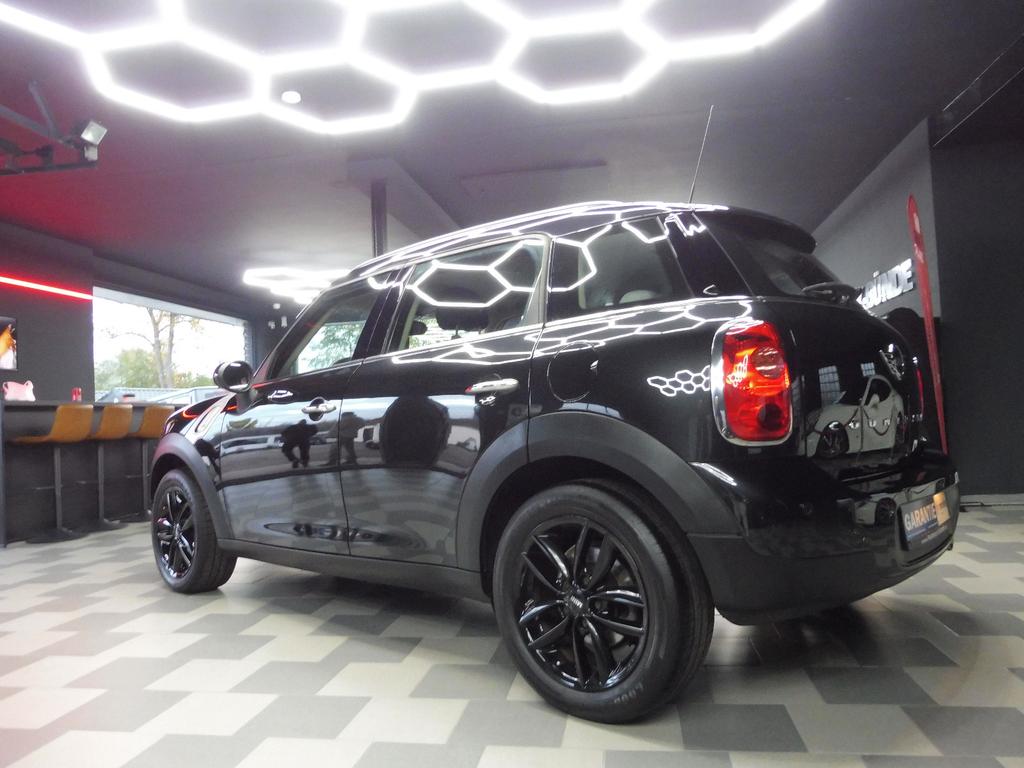 MINI One Countryman